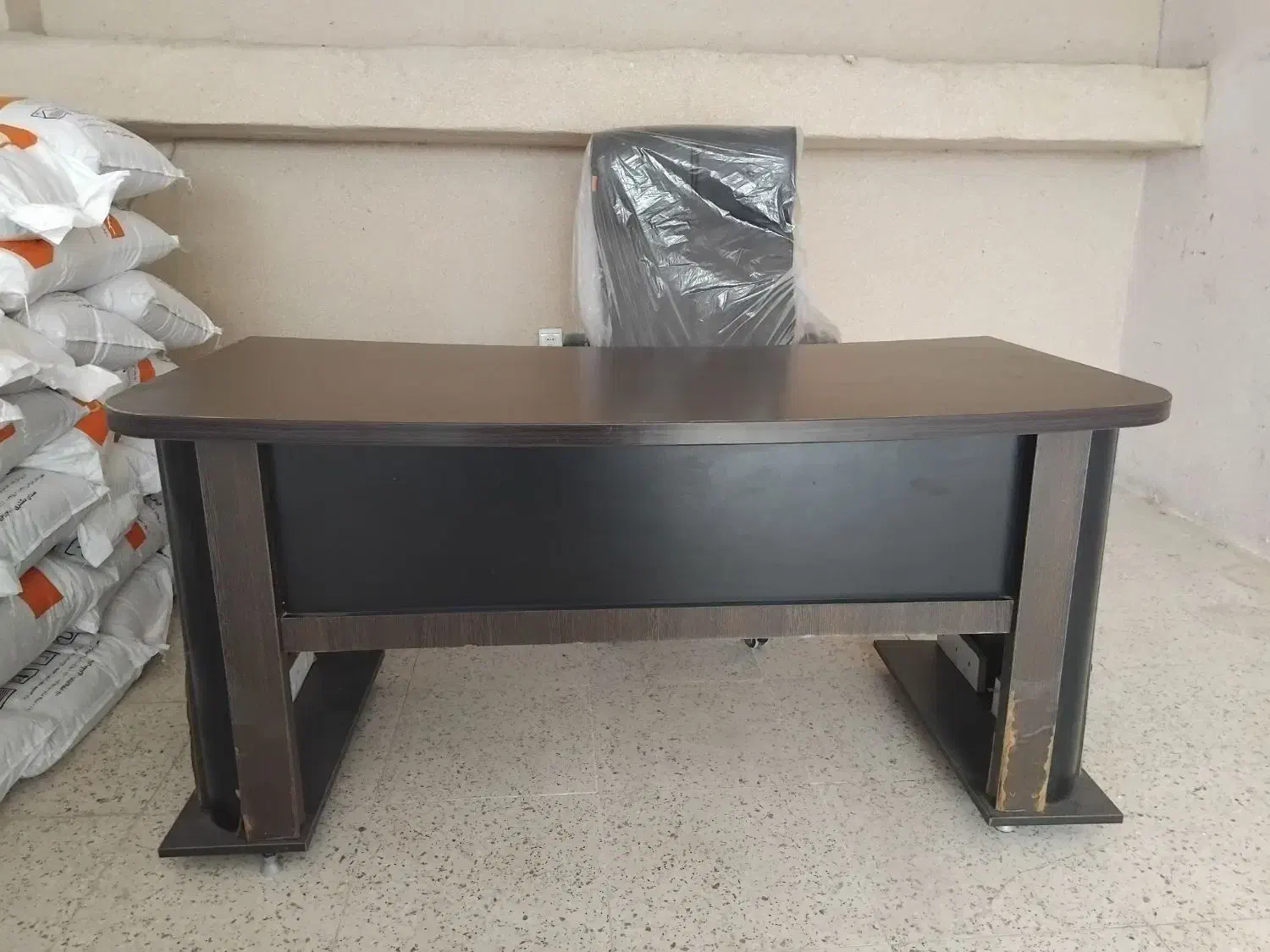 میز اداری بزرگ|مبلمان اداری|خرم‌آباد (تنکابن), |دیوار