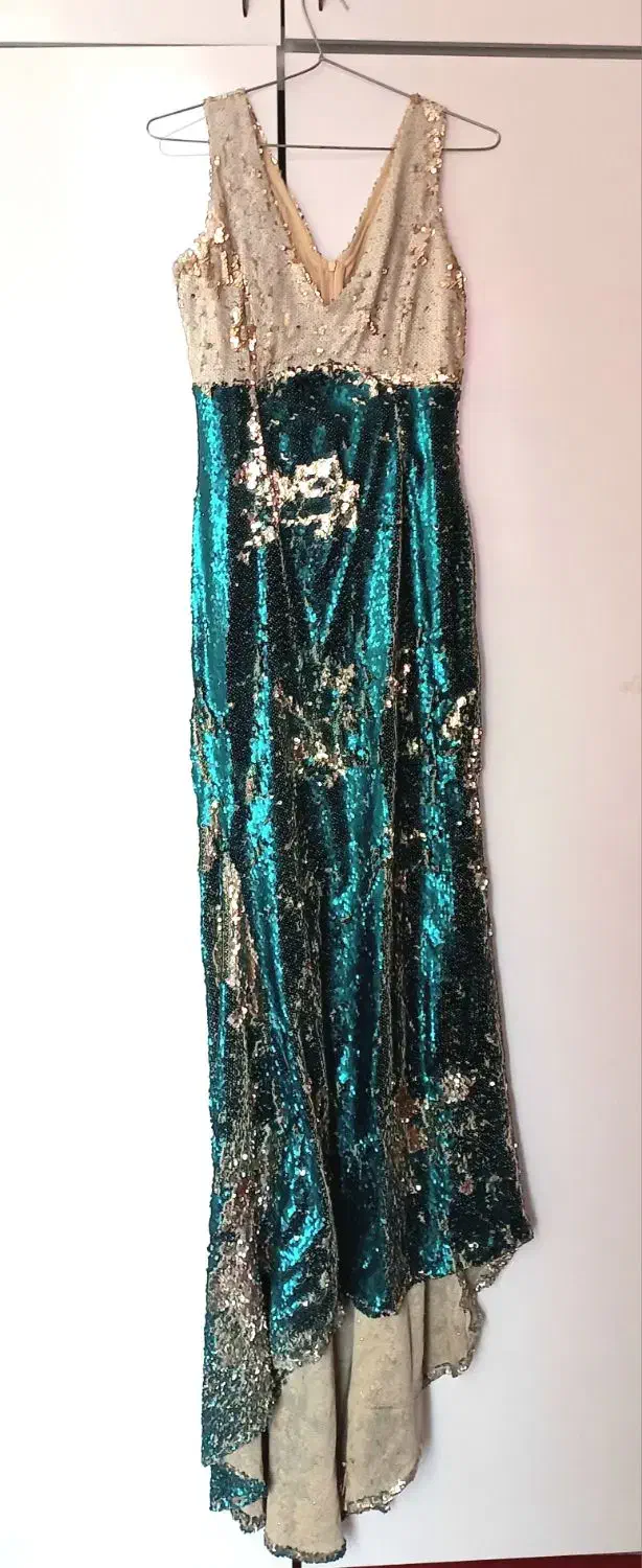 لباس مجلسی|لباس|گلبهار, شهر جدید گلبهار|دیوار