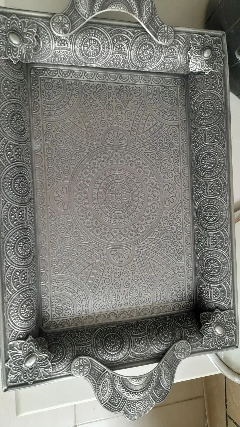 سینی|ظروف سرو و پذیرایی|شیراز, کوشک میدان|دیوار