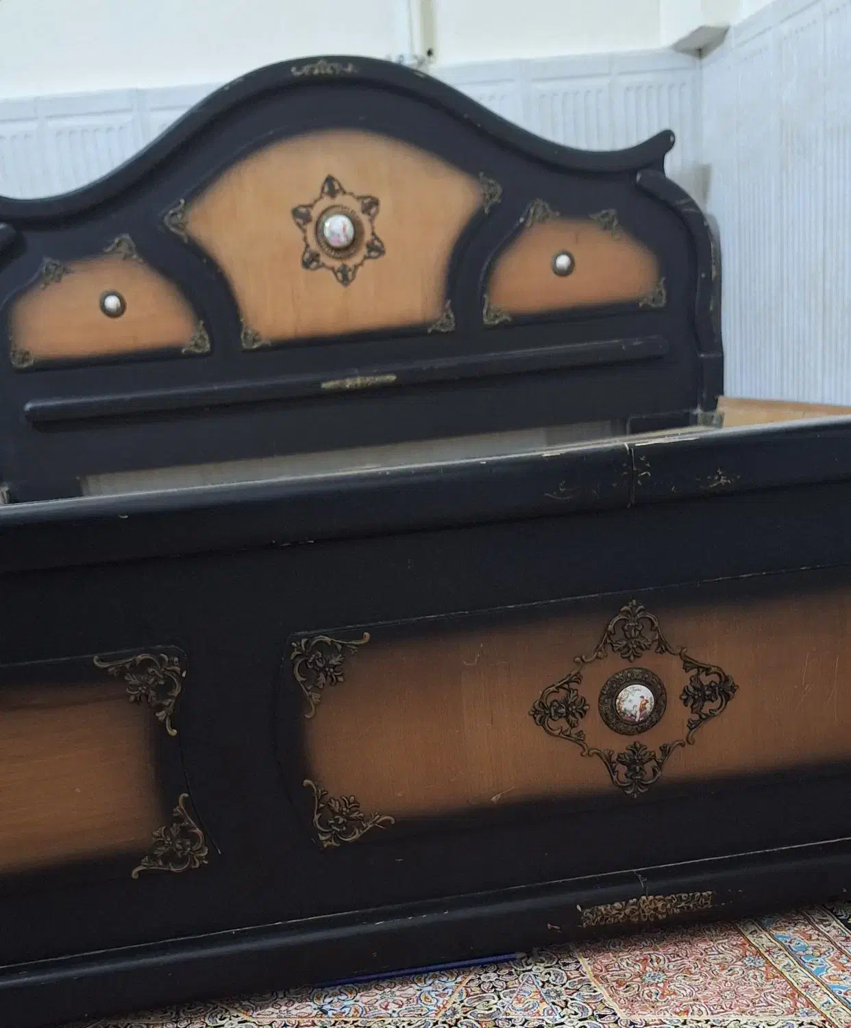 ست تخت خواب ، دلاور و آینه|تخت و سرویس خواب|گرگان, |دیوار