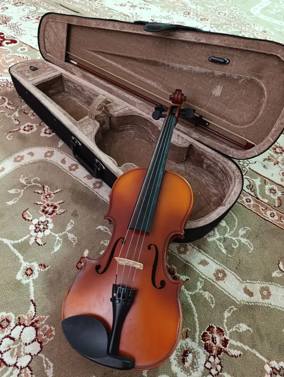 یک عدد ویلون سالم همراه با کیف|ویولن|مشهد, کوی المهدی|دیوار