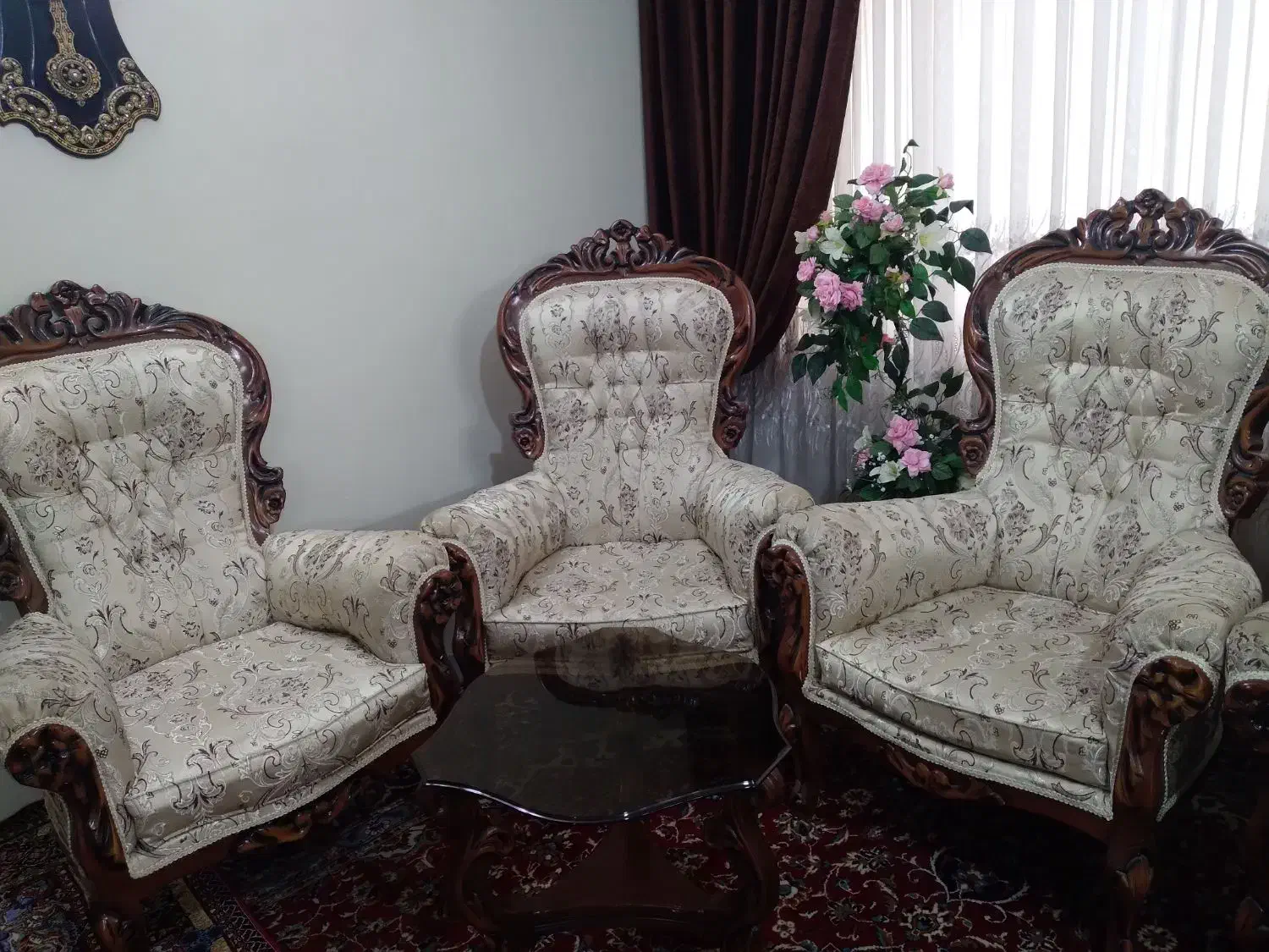 مبلمان ۹ نفره سلطنتی و کلاسیک|مبلمان خانگی و میز عسلی|مشهد, شاهد (شهرک غرب)|دیوار