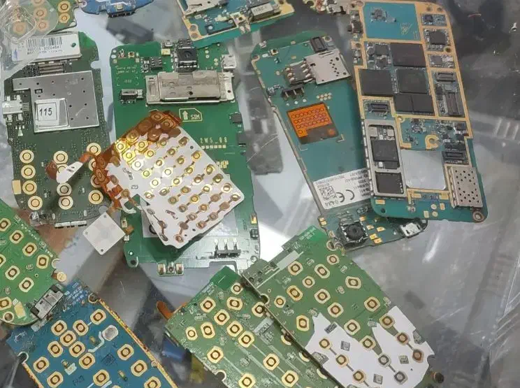 خریدارموبایلهای شکسته و سوخته|موبایل|میاندوآب, |دیوار