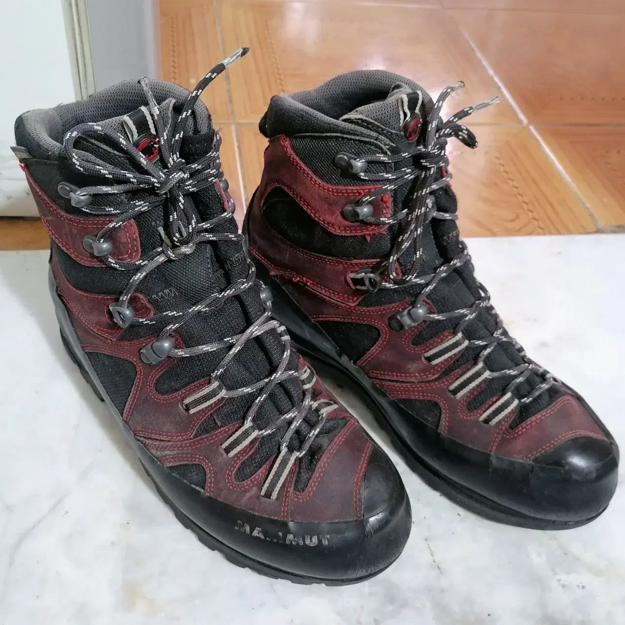کفش کوهنوردی ماموت سایز ۴۲|کوهنوردی و کمپینگ|شیراز, چوگیاه|دیوار