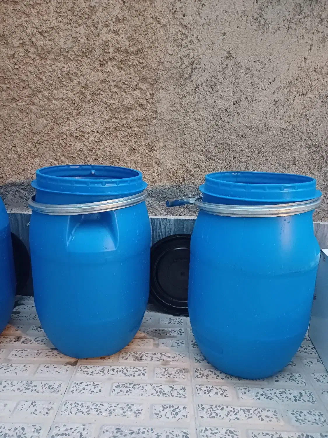 دبه ۳۵ کیلوی خارجی|ظروف نگهدارنده، پلاستیکی، یک‌بارمصرف|اراک, |دیوار