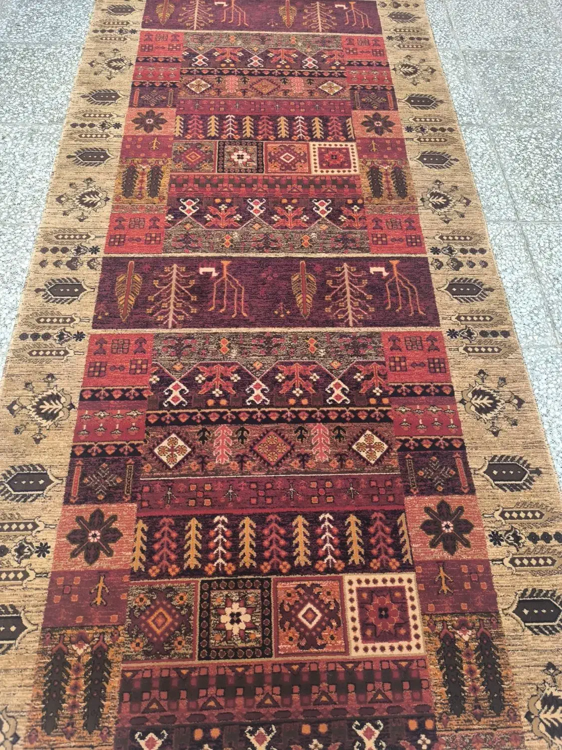 فرش درختی بژ فروشگاه تندیس ۲۰۶۷|فرش|قم, شاه ابراهیم|دیوار