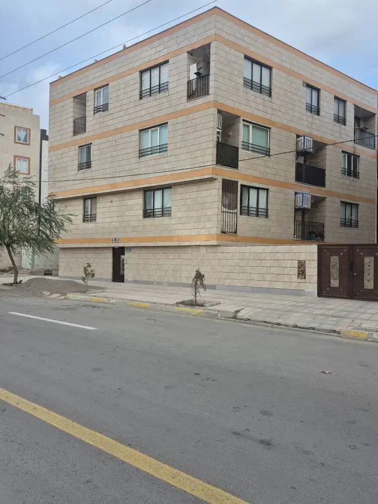 فروش واحد 104 متر سه نبش نورگیر زمین های یحیی پور|فروش آپارتمان|الوند, |دیوار