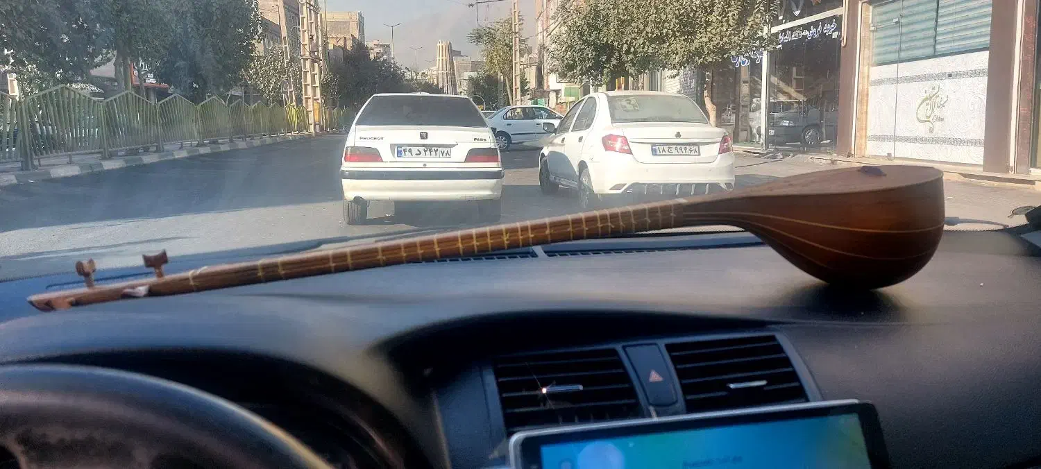 سه تار یدالله فوری|سازهای سنتی|قدس, شهر‌قدس|دیوار