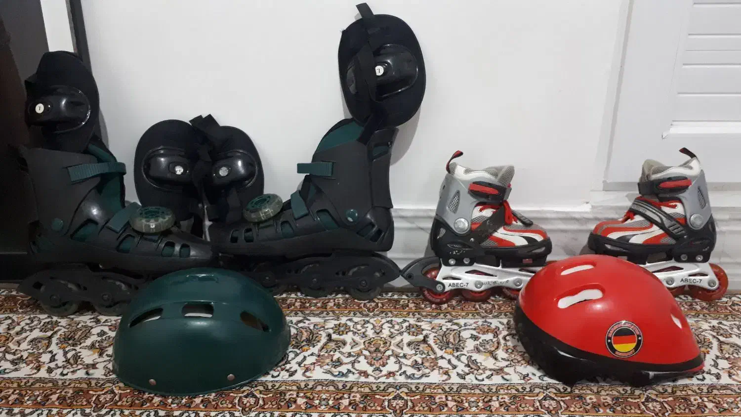 دو عدد اسکیت با وساییل روانسر|دوچرخه، اسکیت، اسکوتر|روانسر, |دیوار