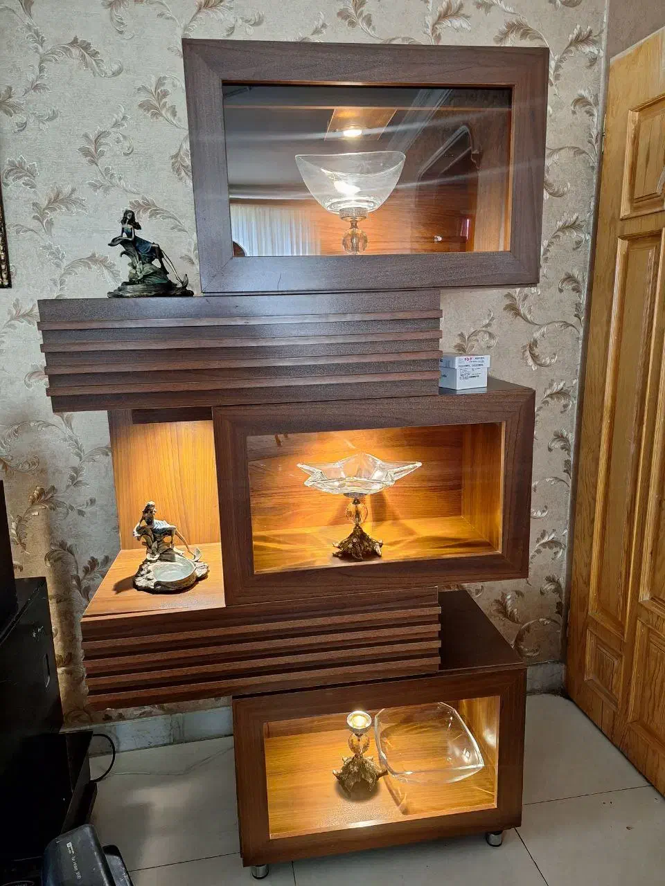 گنجه چوبی سالم|بوفه، ویترین، کنسول|مشهد, چهارچشمه|دیوار