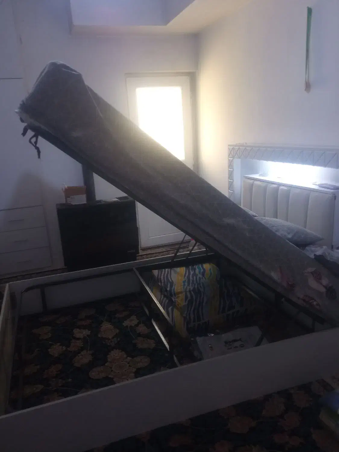 تخت خواب دو نفره|تخت و سرویس خواب|کرمانشاه, |دیوار