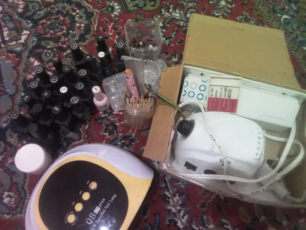 وسایل کاشت ناخن|آرایشگاه و سالن‌های زیبایی|بیضا, |دیوار