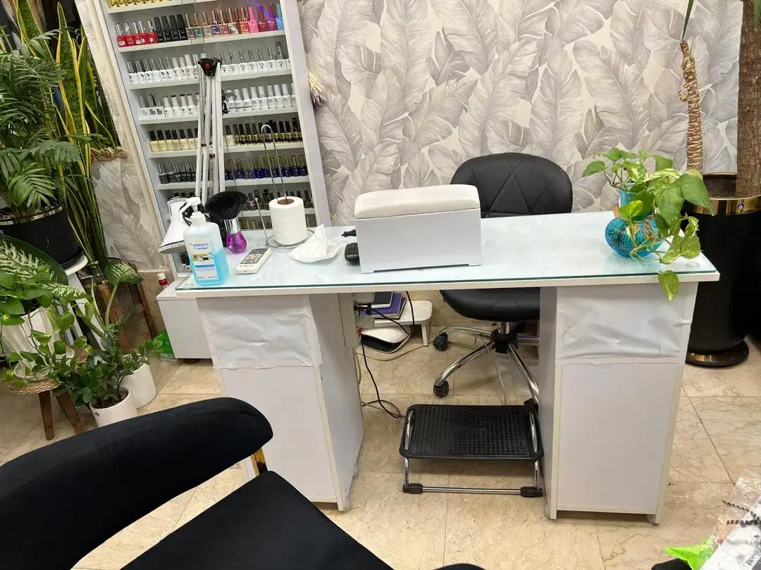 فروش میز ناخن و استند لاک|آرایشگاه و سالنهای زیبایی|تهران, شیوا|دیوار