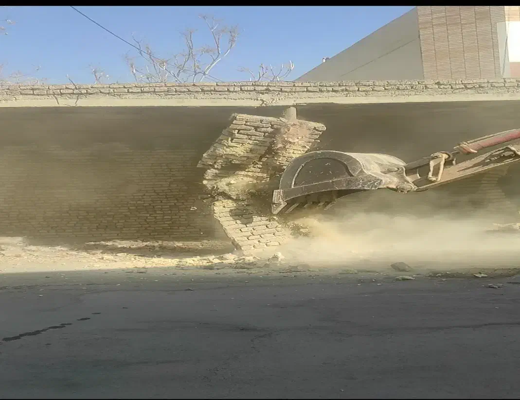 تخریب ساختمان کلی وجزعی هیلتی  کاری وجوش کاری|خدمات پیشه و مهارت|اصفهان, احمدآباد|دیوار