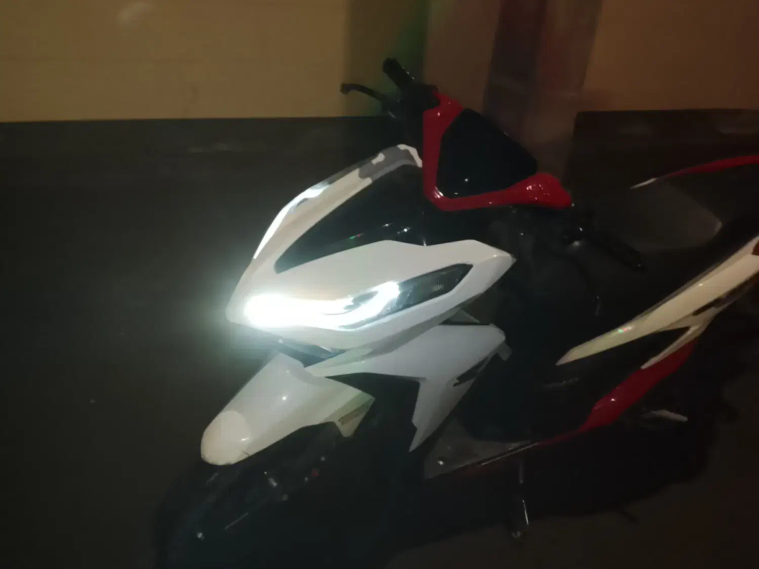 کلیک|موتورسیکلت|لالجین, |دیوار