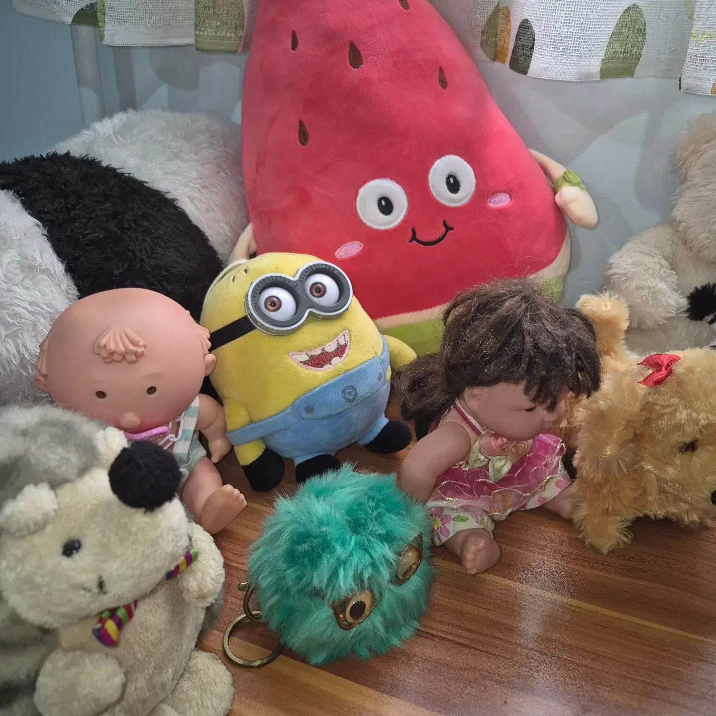 عروسک|اسباب‌بازی بچه|رشت, کوی جام جم|دیوار