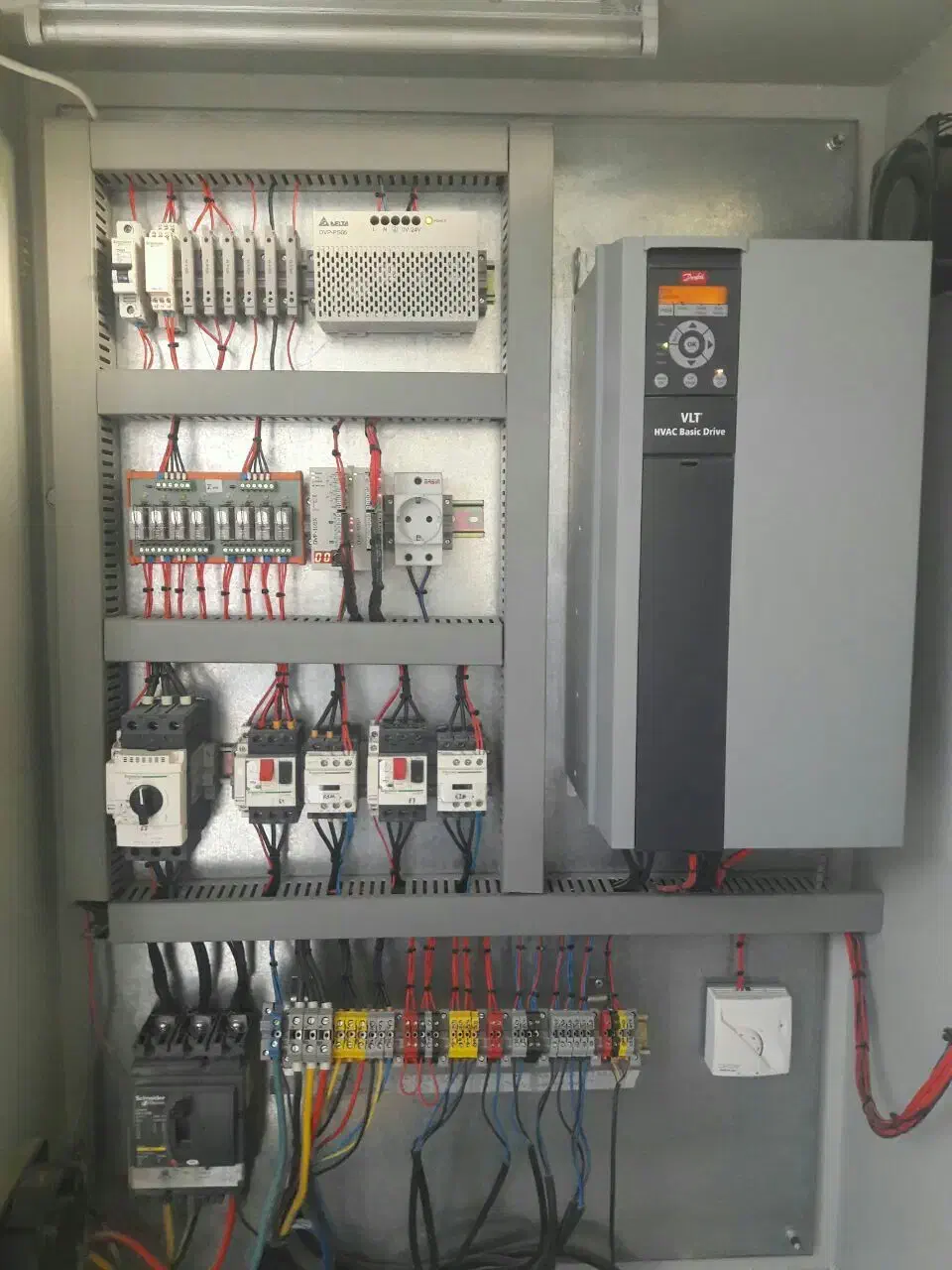 اجرای پروژه‌های برق صنعتی،اتوماسیون،تابلو برق|خدمات پیشه و مهارت|مشهد, گوهرشاد|دیوار