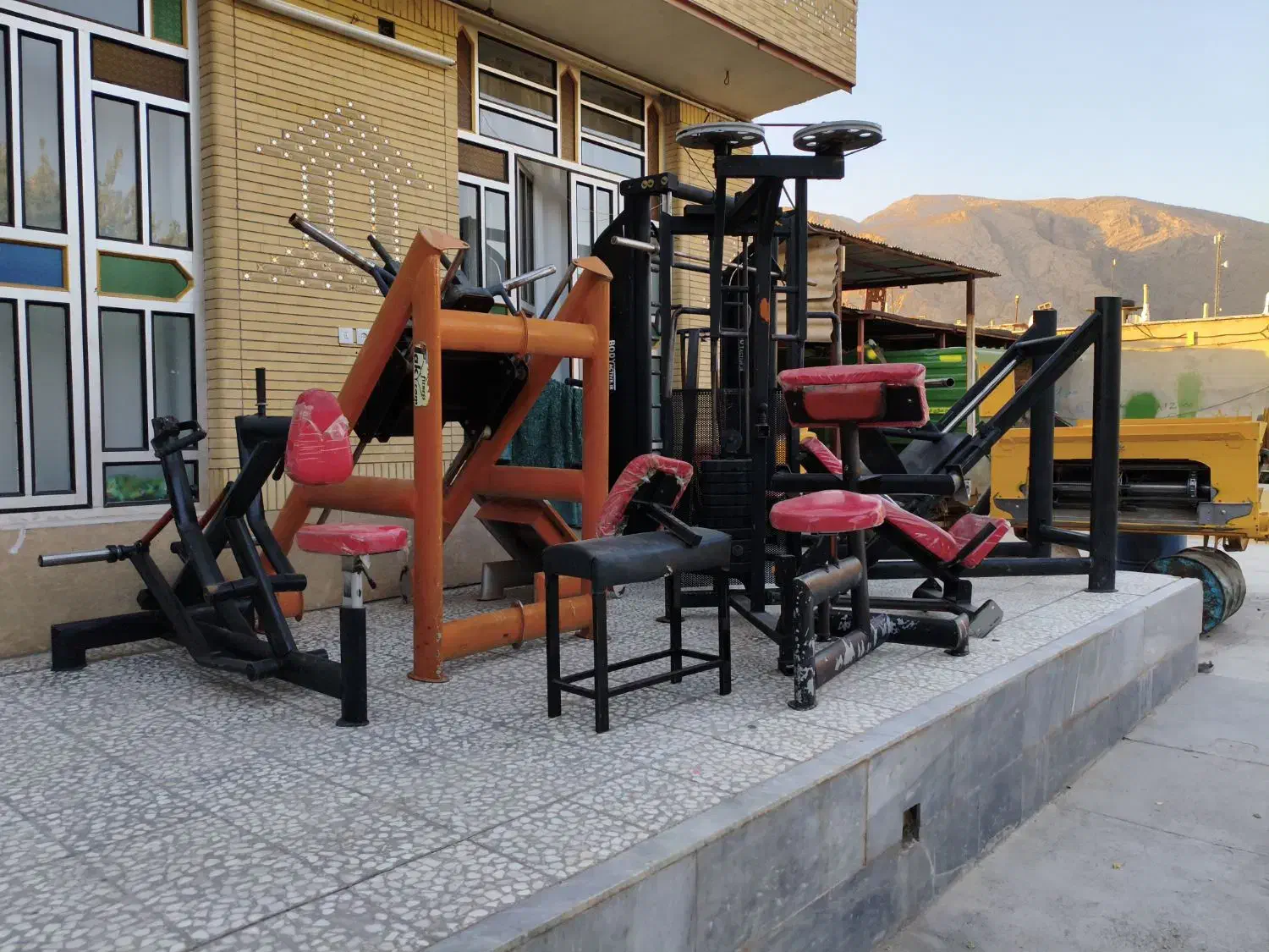 وسایل ورزشی|تجهیزات ورزشی|مرودشت, نقش رستم|دیوار