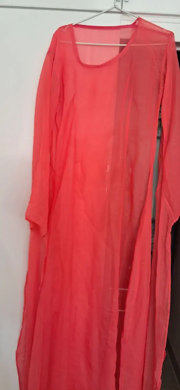 تعدادی لباس|لباس|سقز, |دیوار