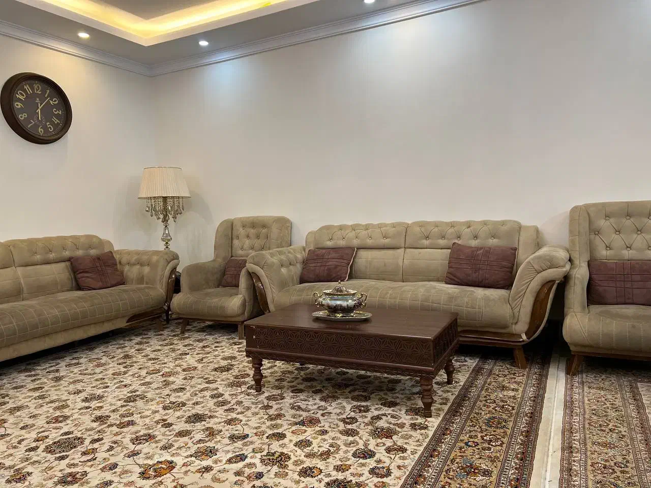مبلمان ۱۰ نفره راحتی|مبلمان خانگی و میز عسلی|تهران, ویلاشهر|دیوار
