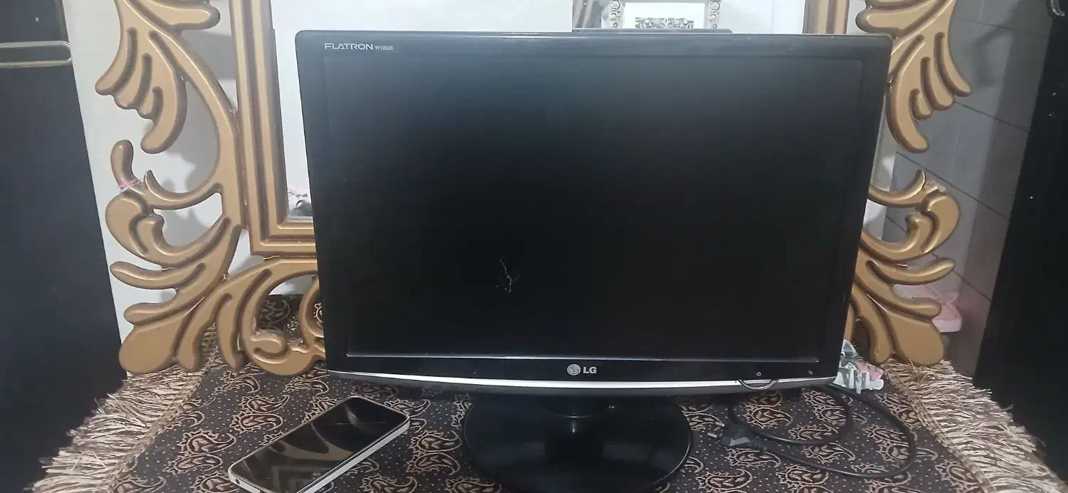 مانیتور ۱۹ اینچ|رایانه رومیزی|ری, شهادت|دیوار