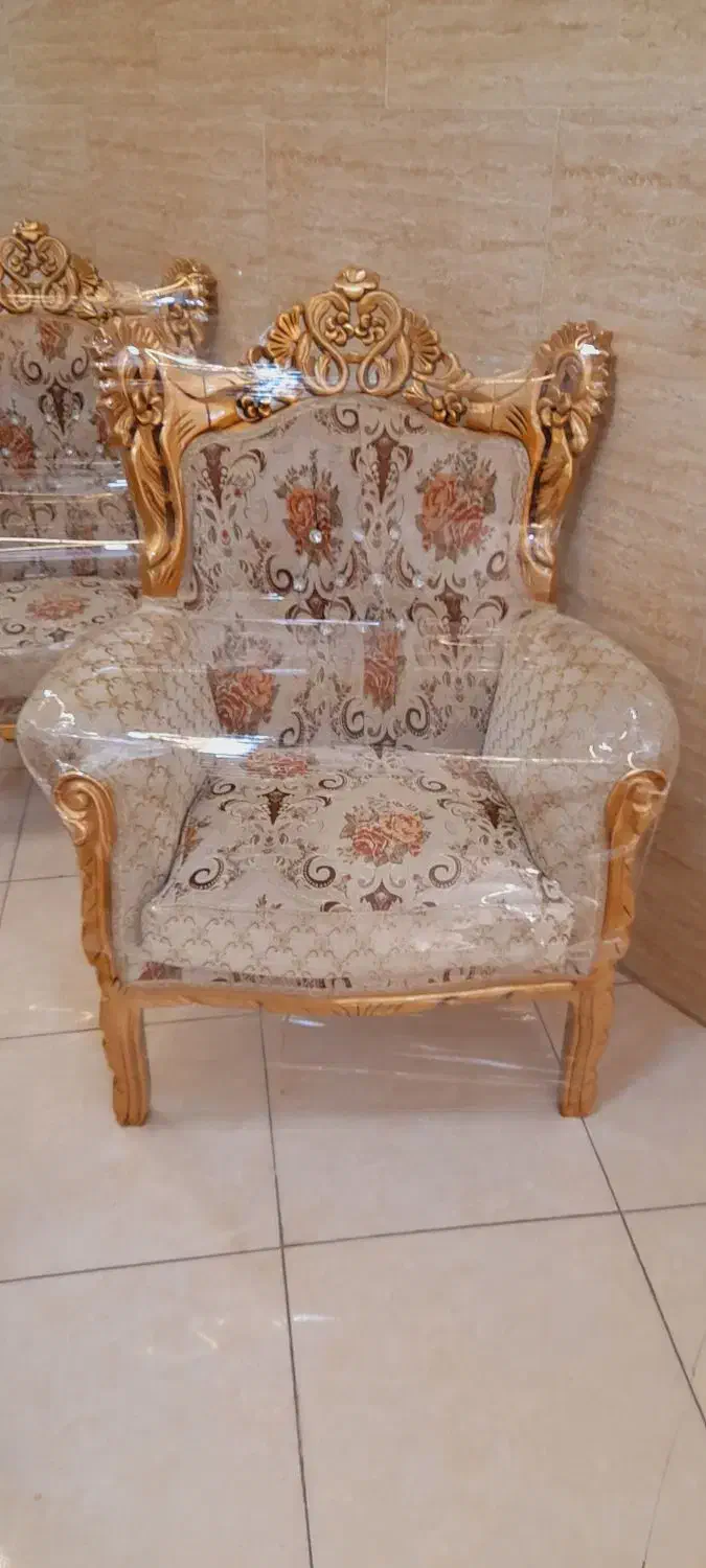 مبل استیل سلطنتی ۹نفره با میز و عسلی در حد نو|مبلمان خانگی و میز عسلی|مشکین‌دشت, |دیوار