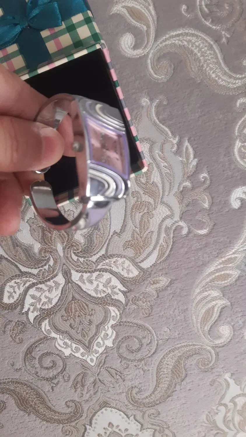 ساعت با جعبه|ساعت|قم, باجک دو|دیوار