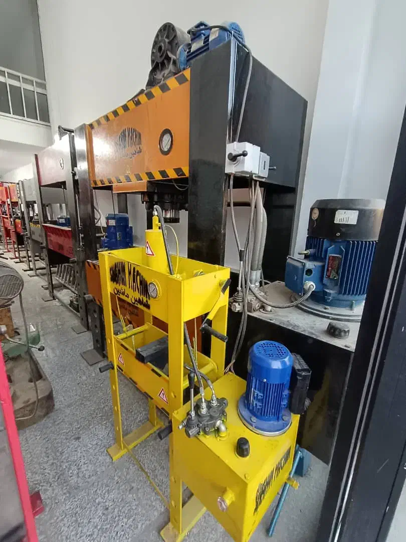 پرس هیدرولیک ۳۰۰تن|ماشینآلات صنعتی|چهاردانگه (تهران), |دیوار