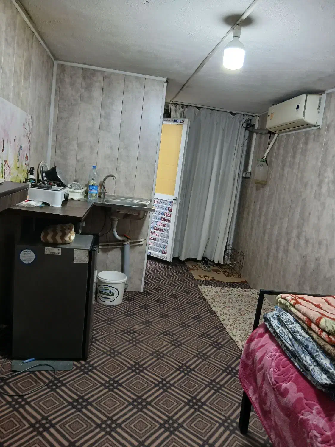 سویت روزانه یک نفره|اجارهٔ کوتاه‌مدت آپارتمان و سوئیت|سیرجان, |دیوار