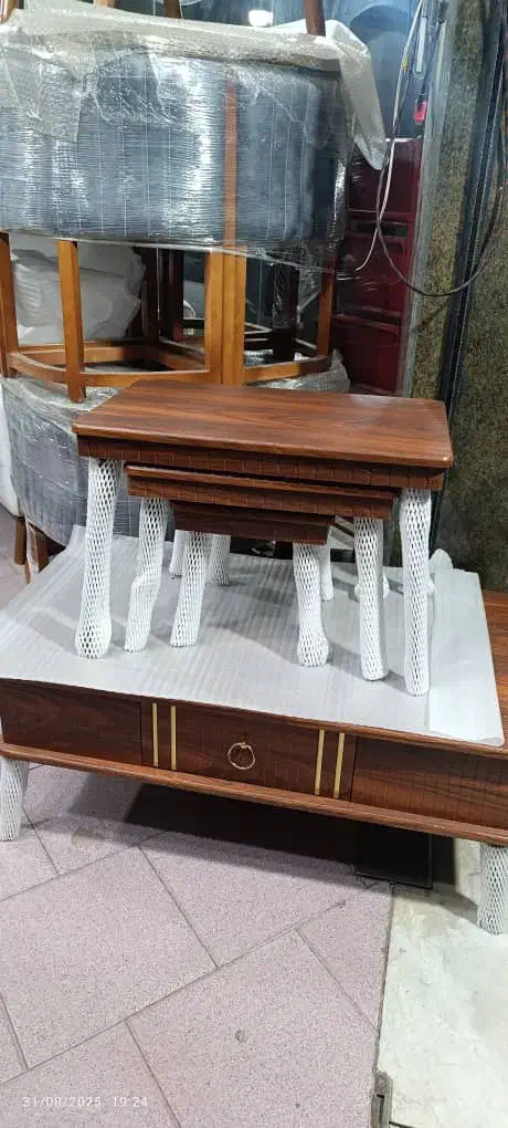 میز مبل ۴ عدد نو نو برای تغییر رنگ ب فروش میرسه|مبلمان خانگی و میز عسلی|شاهین‌شهر, خانه کارگر|دیوار