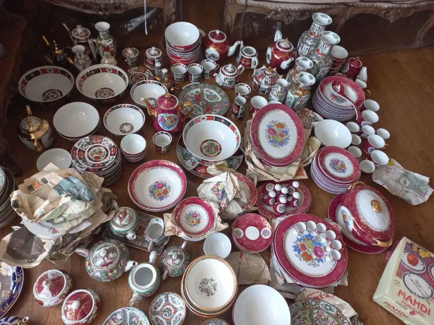 فروشگاه وخریدار ظروف قدیمی مرغی سرمه ای گلمرغی|ظروف سرو و پذیرایی|اصفهان, نقش جهان|دیوار