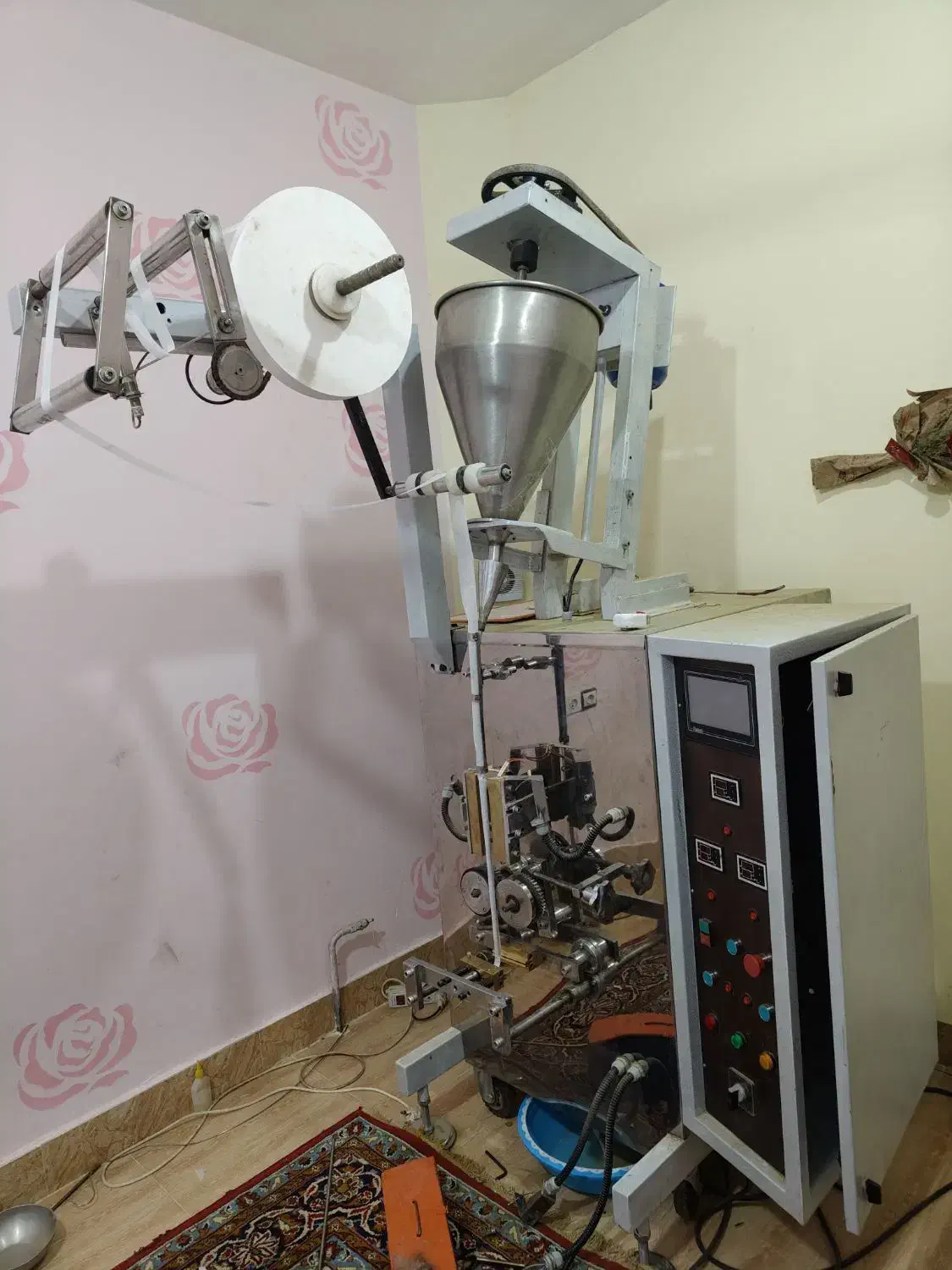 دستگاه بسته بندی مواد غذایی و(انتی)|ماشینآلات صنعتی|کاشمر, |دیوار