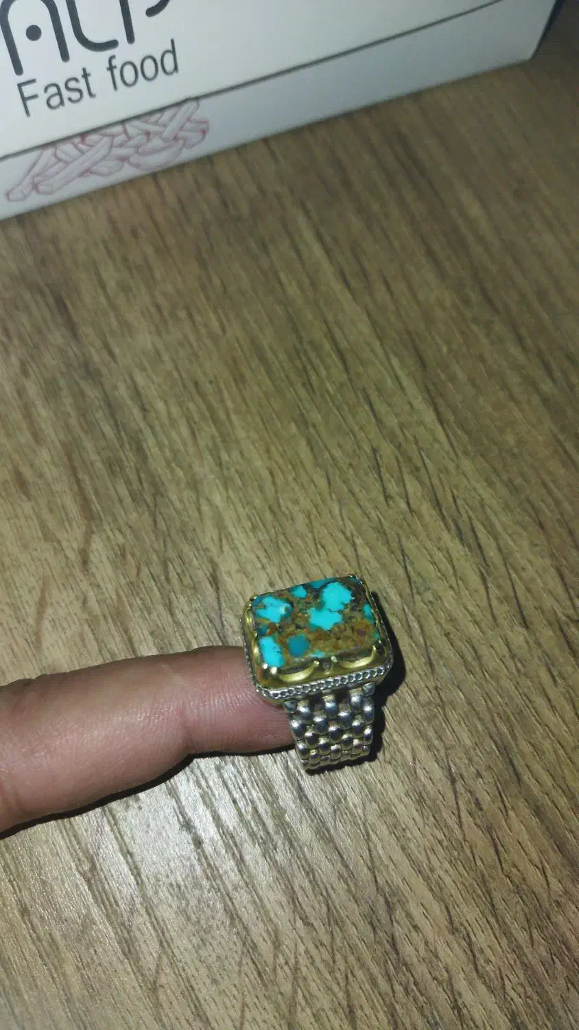 گمشده|اشیا|شیراز, گلشن|دیوار