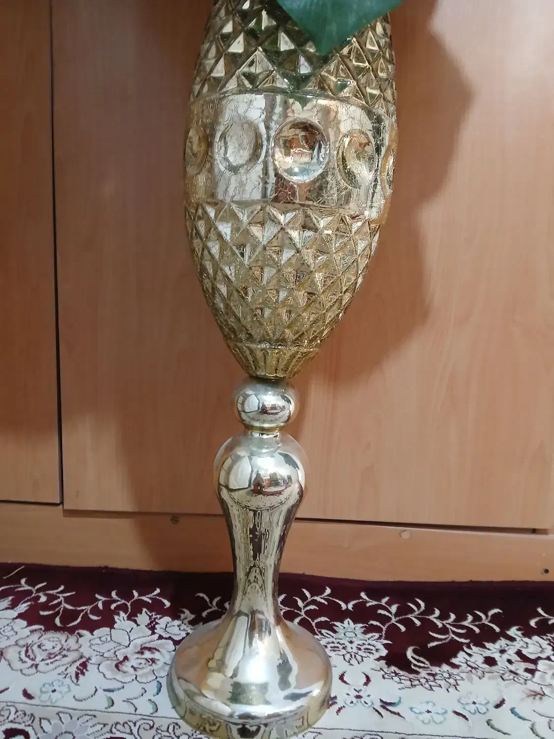 گل کاملا سالم و نو|گل مصنوعی|تربتحیدریه, اندیشه|دیوار