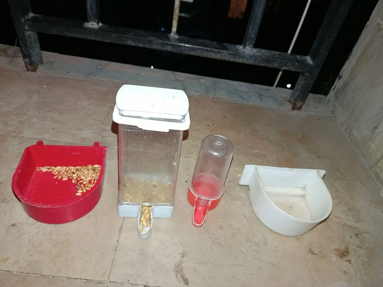 قفس  پرنده|لوازم جانبی حیوانات|قدس, شهر‌قدس|دیوار