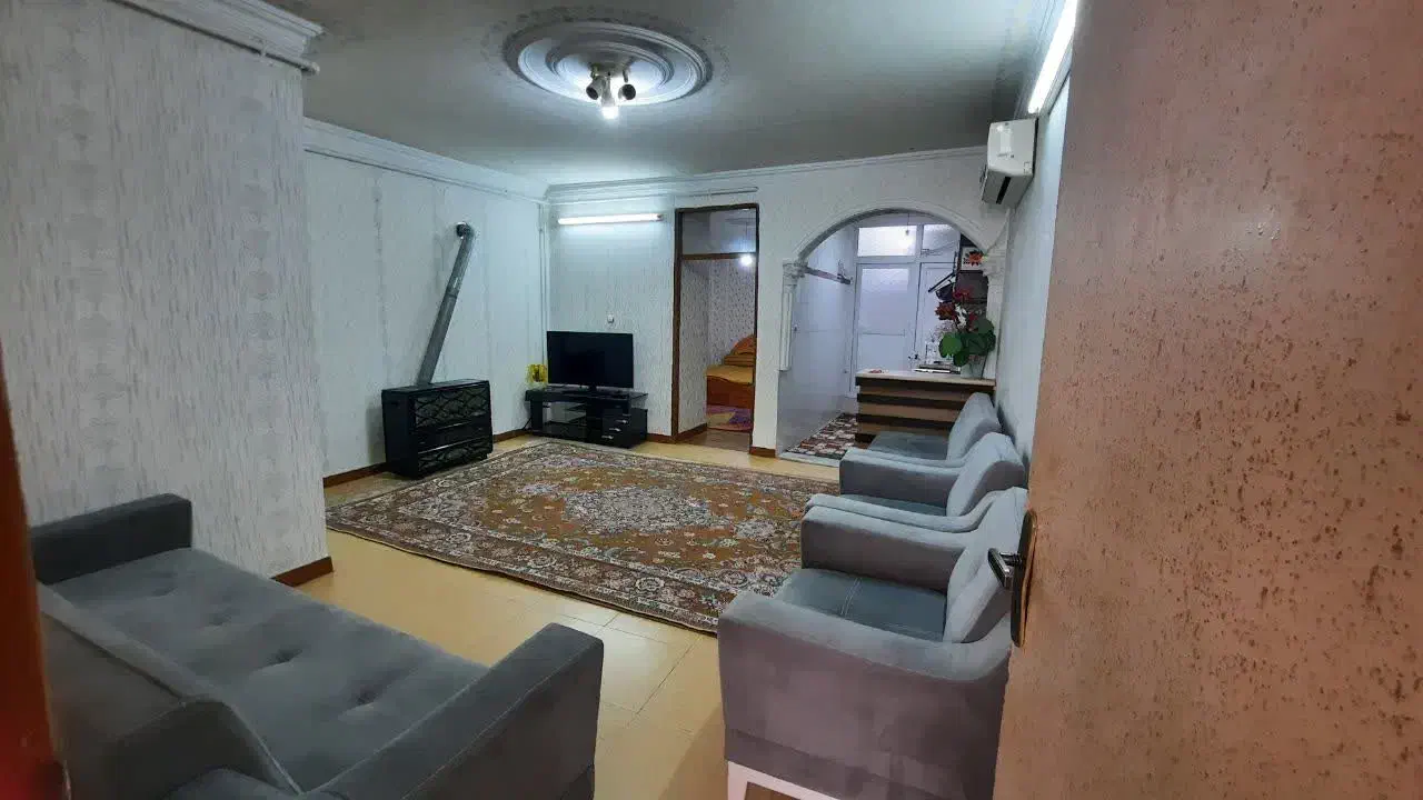 واحد همکف مستقل وپارکینگ دارواسپیلت|اجارهٔ کوتاهمدت آپارتمان و سوئیت|رشت, کوی جام جم|دیوار