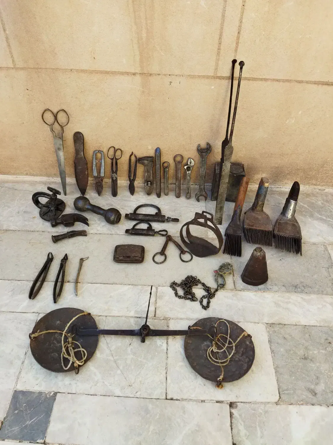 وسایل قدیمی اویز زنجیر دندان کش دمنده ترازو قفل|کلکسیون اشیاء عتیقه|تهران, راه آهن|دیوار