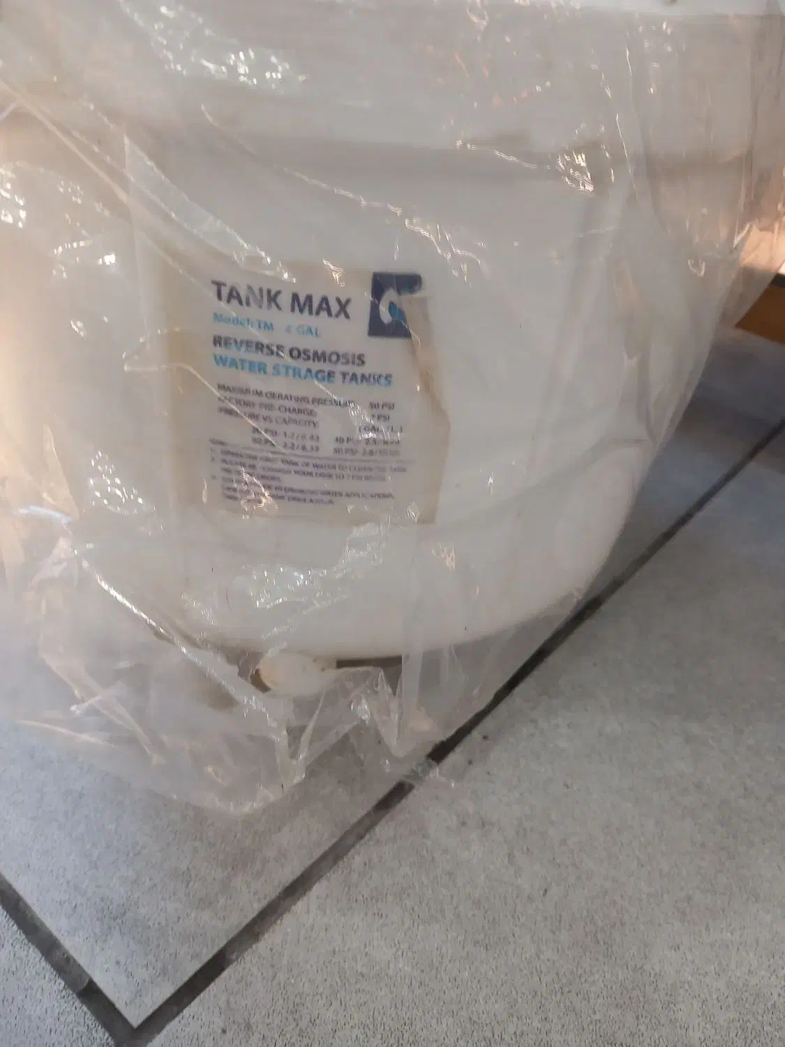 پمپ تسویه آب سالم در حد نو|آب‌سردکن و تصفیه آب|رشت, معلولین|دیوار