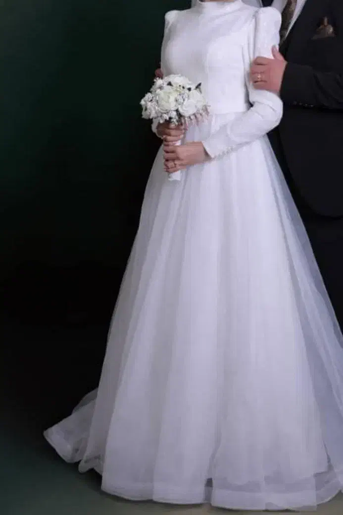 لباس عقد|لباس|قدس, شهرک فرزان|دیوار