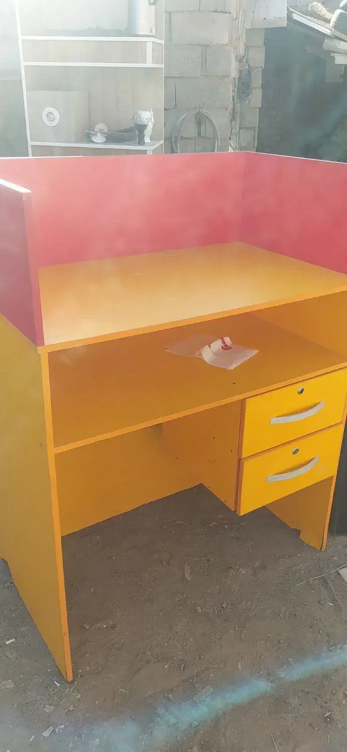 میز|میز تحریر و کامپیوتر|بیرجند, |دیوار