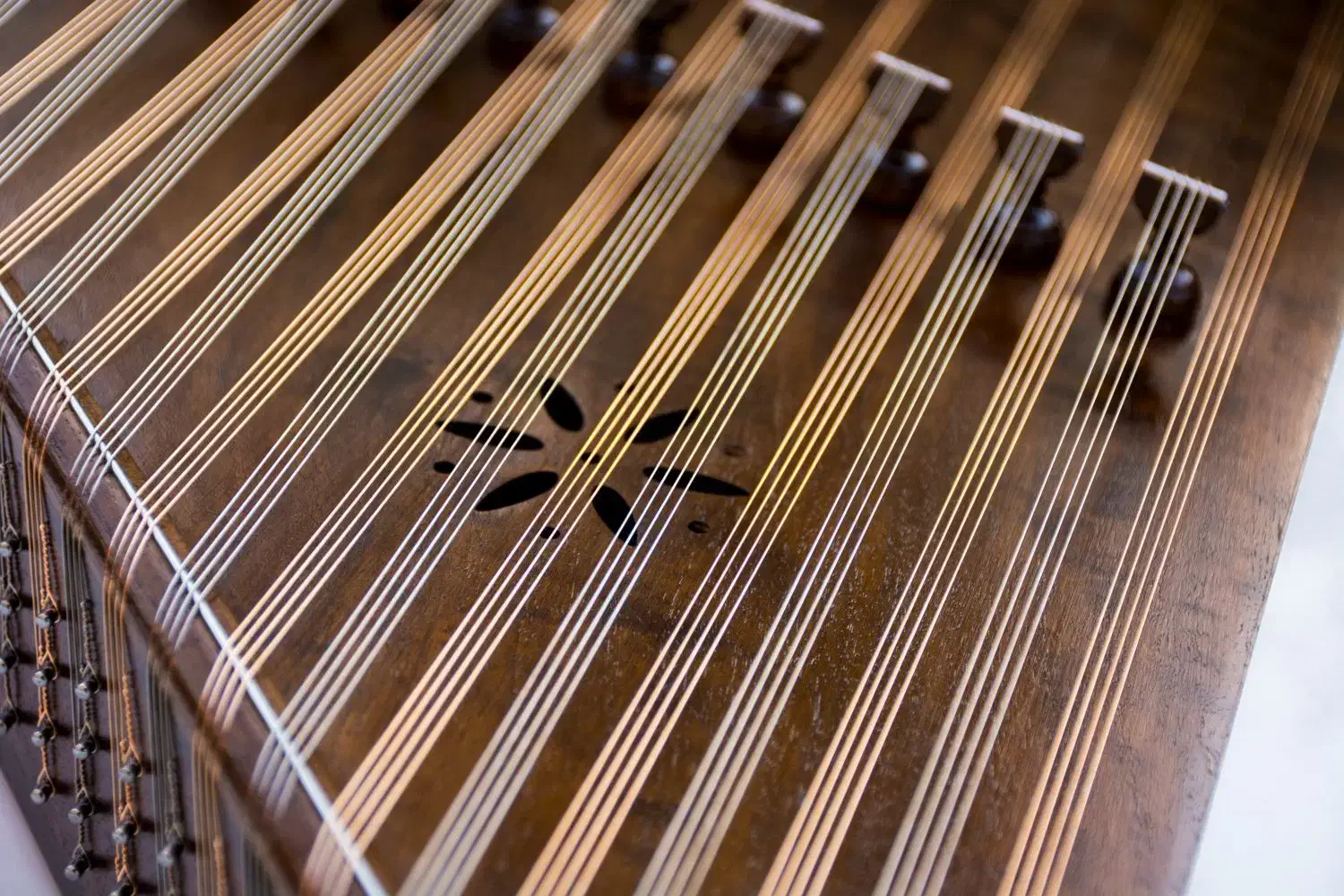 سنتور|سازهای سنتی|همدان, |دیوار