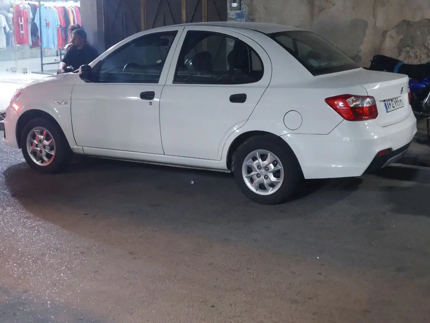 ساینا سفید۱۴۰۲|خودرو سواری و وانت|نسیم‌شهر, |دیوار