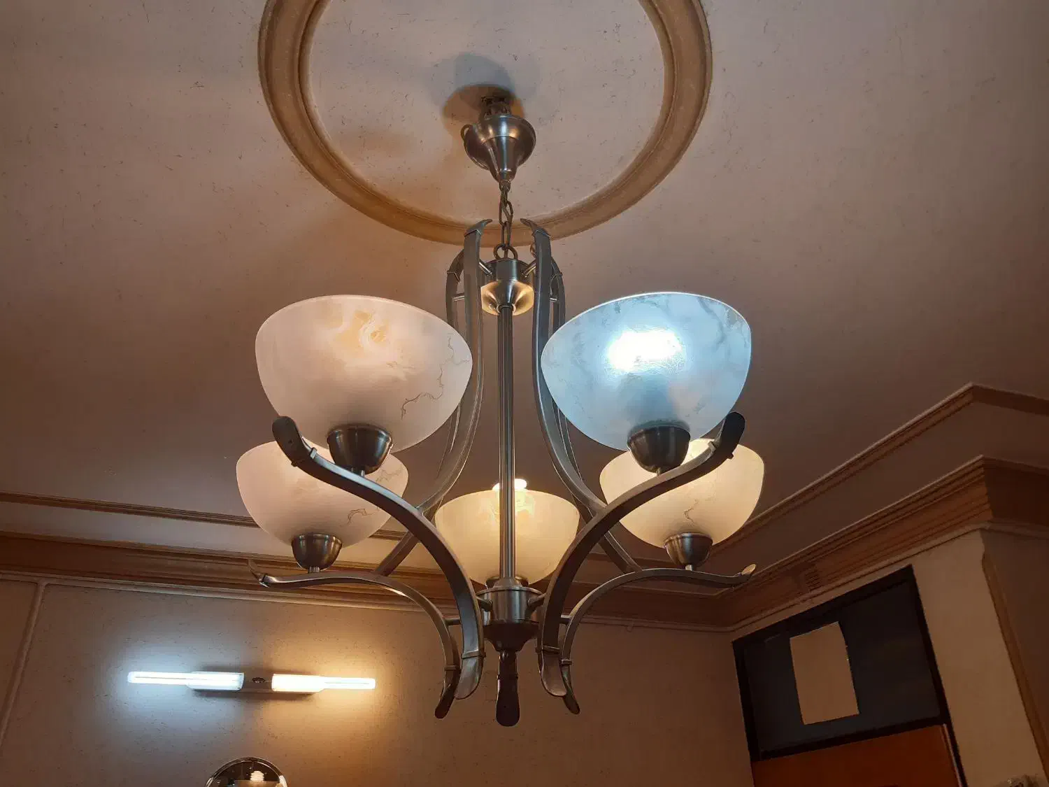 لوستر آشپزخانه و سالن|لوستر و چراغ آویز|بروجرد, |دیوار