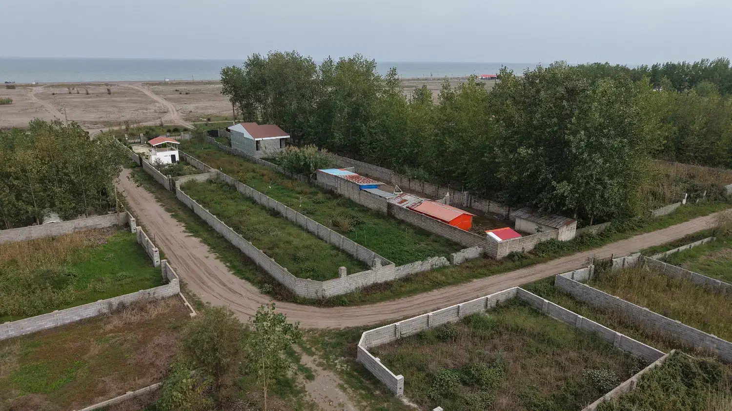 قطعه بزرگ ساحلی بر 1 دریا|فروش زمین و ملک کلنگی|رشت, تازه آباد|دیوار