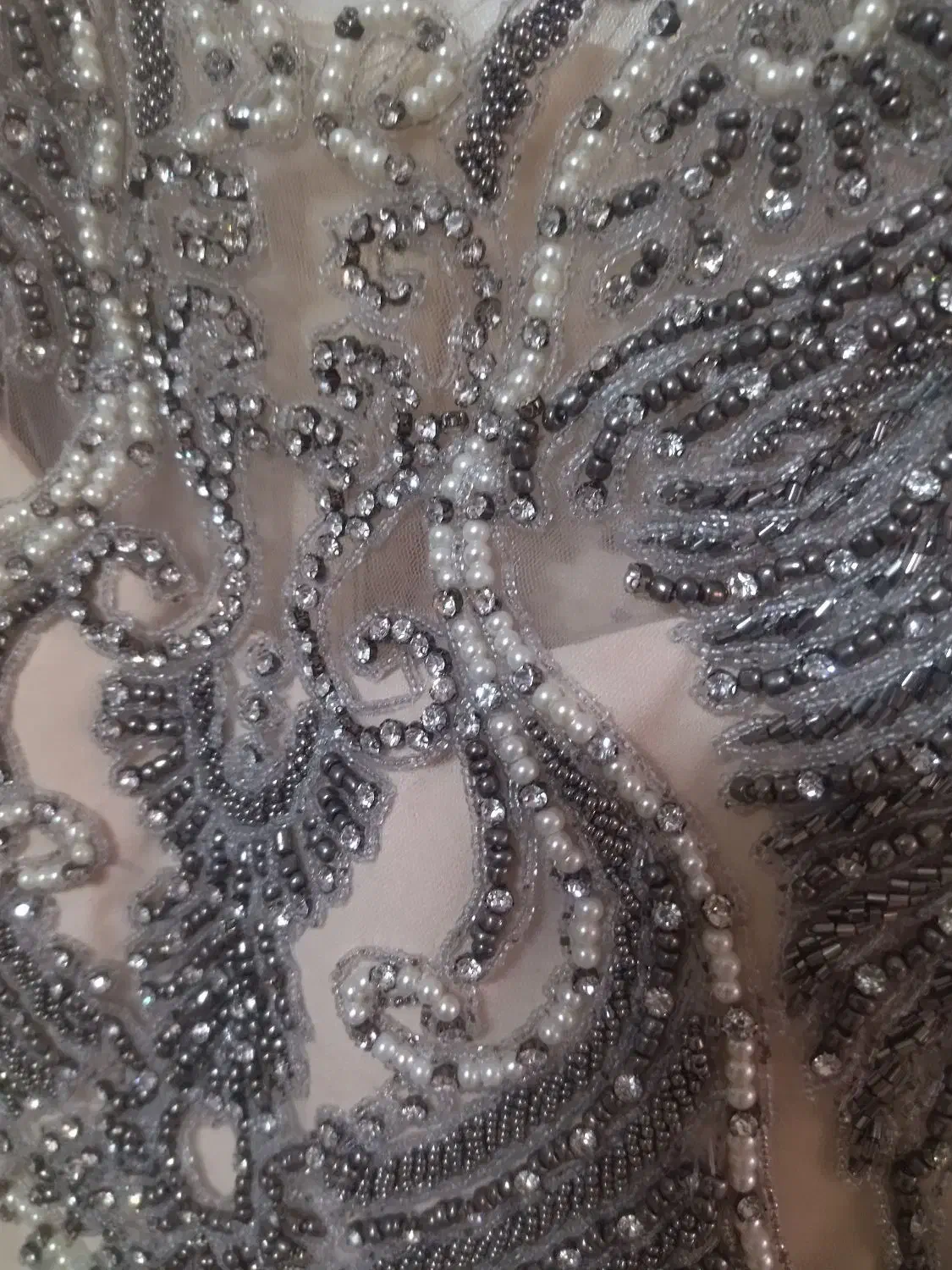 لباس مجلسی|لباس|قدس, شهرقدس|دیوار