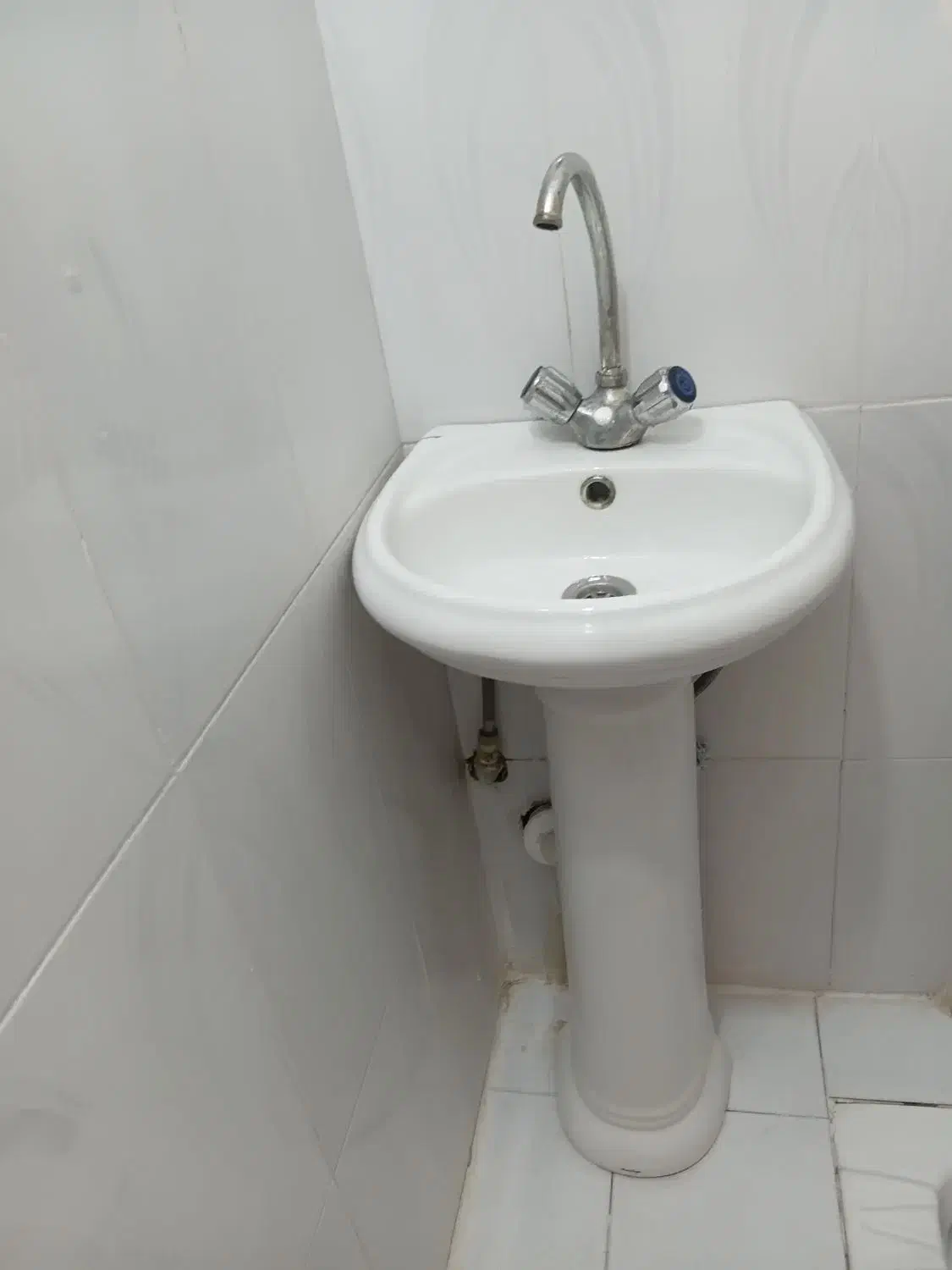 رو شویی همراه شیر|لوازم سرویس بهداشتی|کرج, شاهین‌ویلا|دیوار