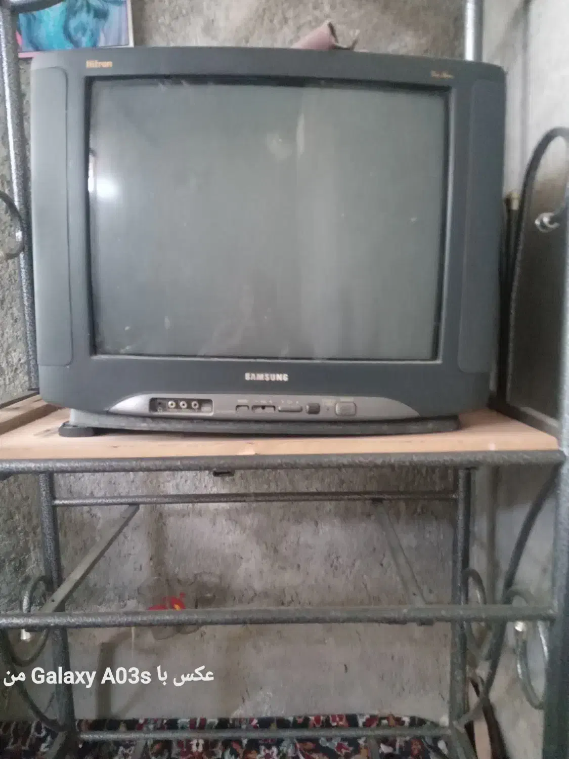 فروش تلوزیون ۲۱ اینچ قدیمی سامسونگ|تلویزیون و پروژکتور|باغ بهادران, |دیوار