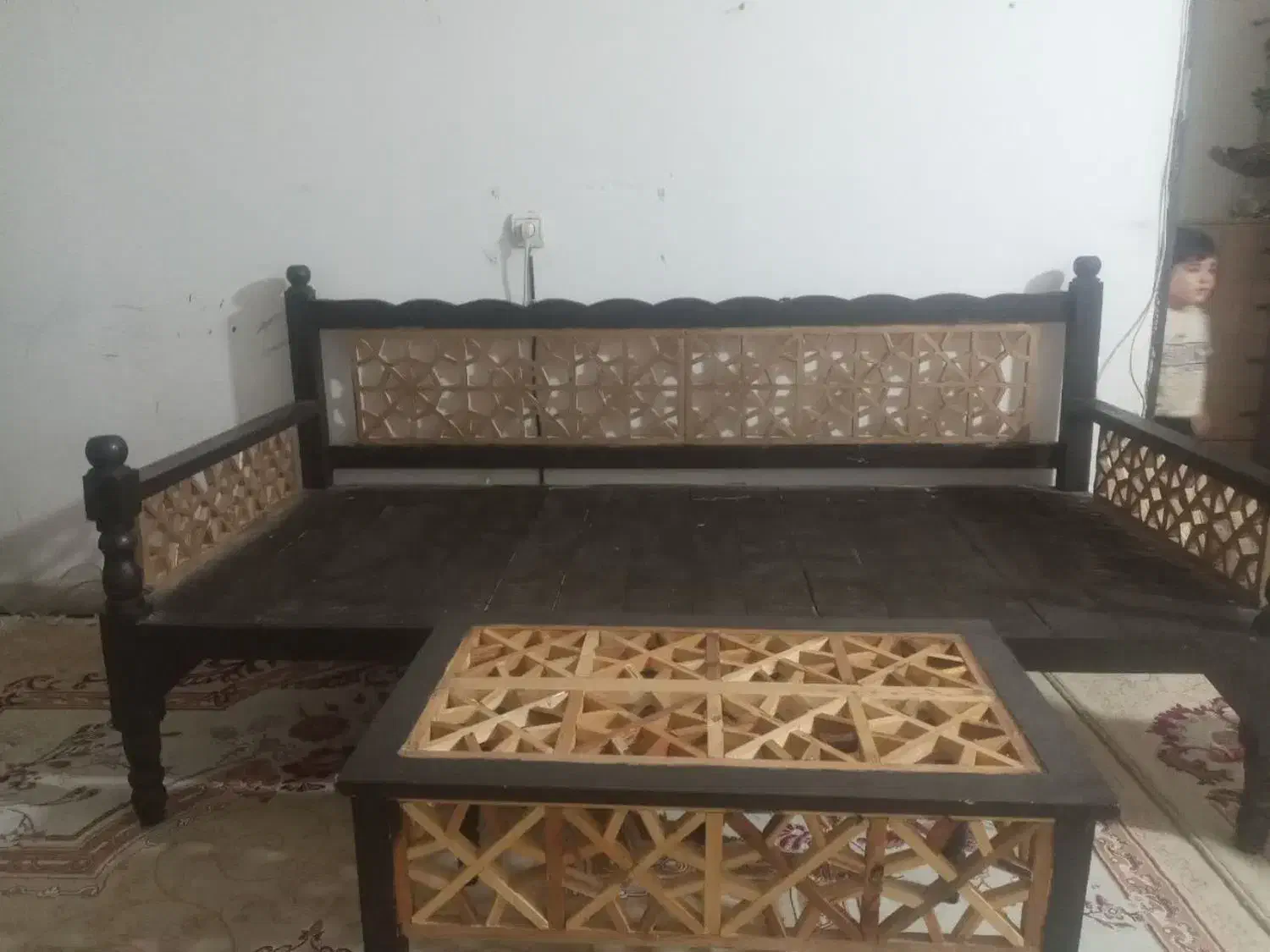 تخت سنتی همراه با میز|مبلمان خانگی و میز عسلی|اسلام‌شهر, شهرک سعیدیه|دیوار