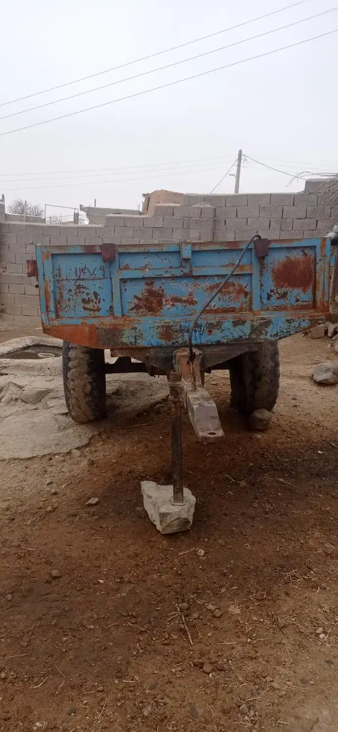 تراکتور رومانی|خودرو سنگین|میانه, |دیوار