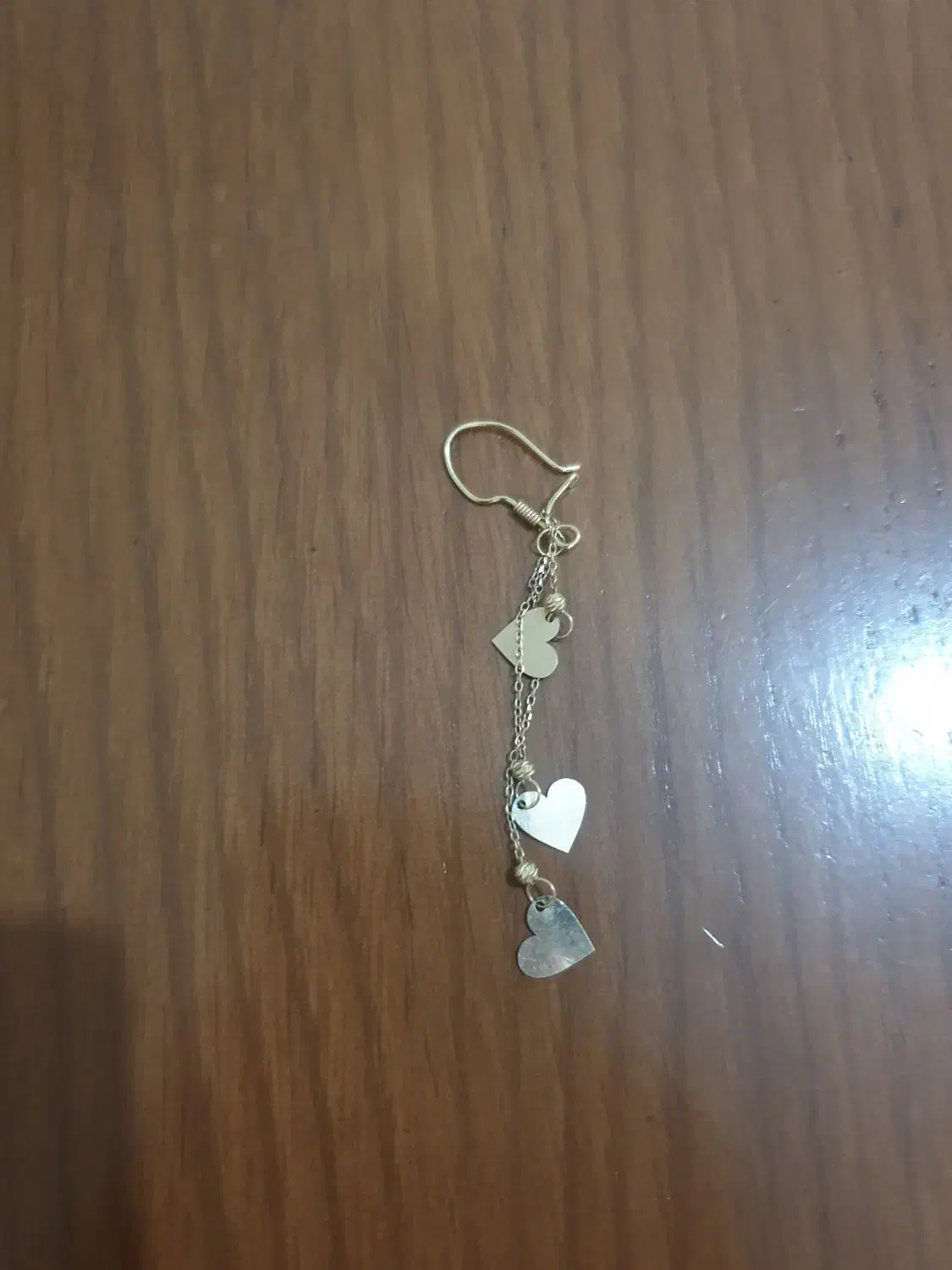 گوشواره گمشده|اشیا|همدان, |دیوار